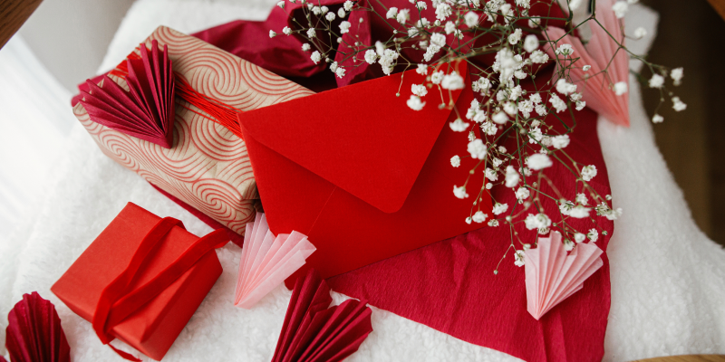 How to Avoid Common Gift-Giving Mistakes in Asian Cultures This Holiday Season